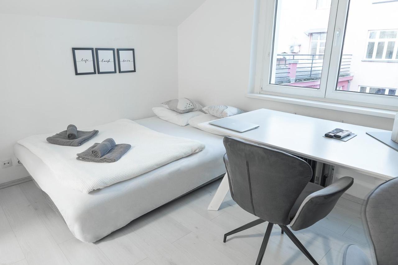 Skolska Winter Terrace Apartment Praha Bagian luar foto